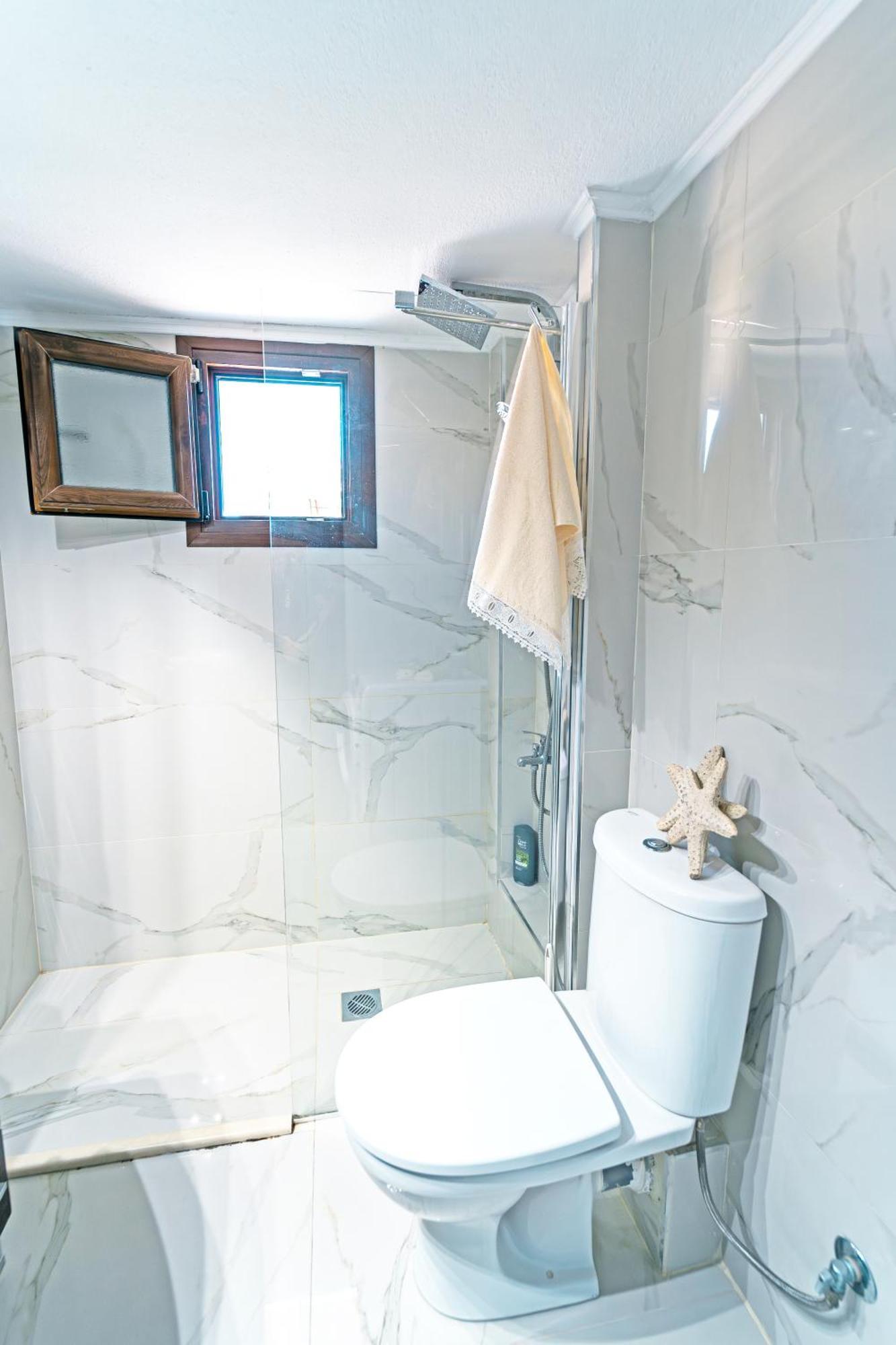 Luxury And Sunny Apartment 250 Mts From The Beach!! Peraía Buitenkant foto