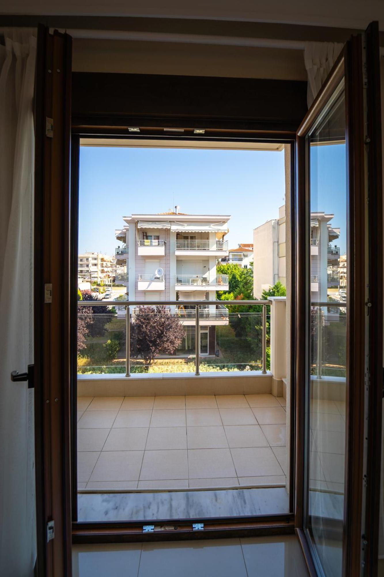 Luxury And Sunny Apartment 250 Mts From The Beach!! Peraía Buitenkant foto