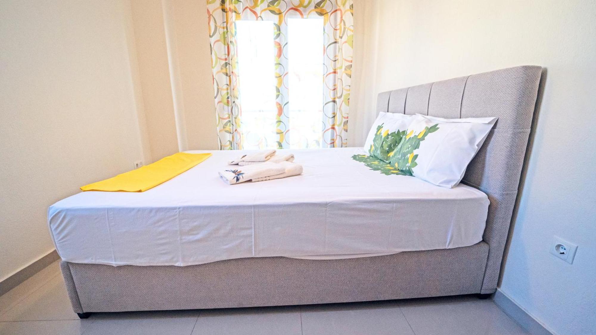 Luxury And Sunny Apartment 250 Mts From The Beach!! Peraía Buitenkant foto
