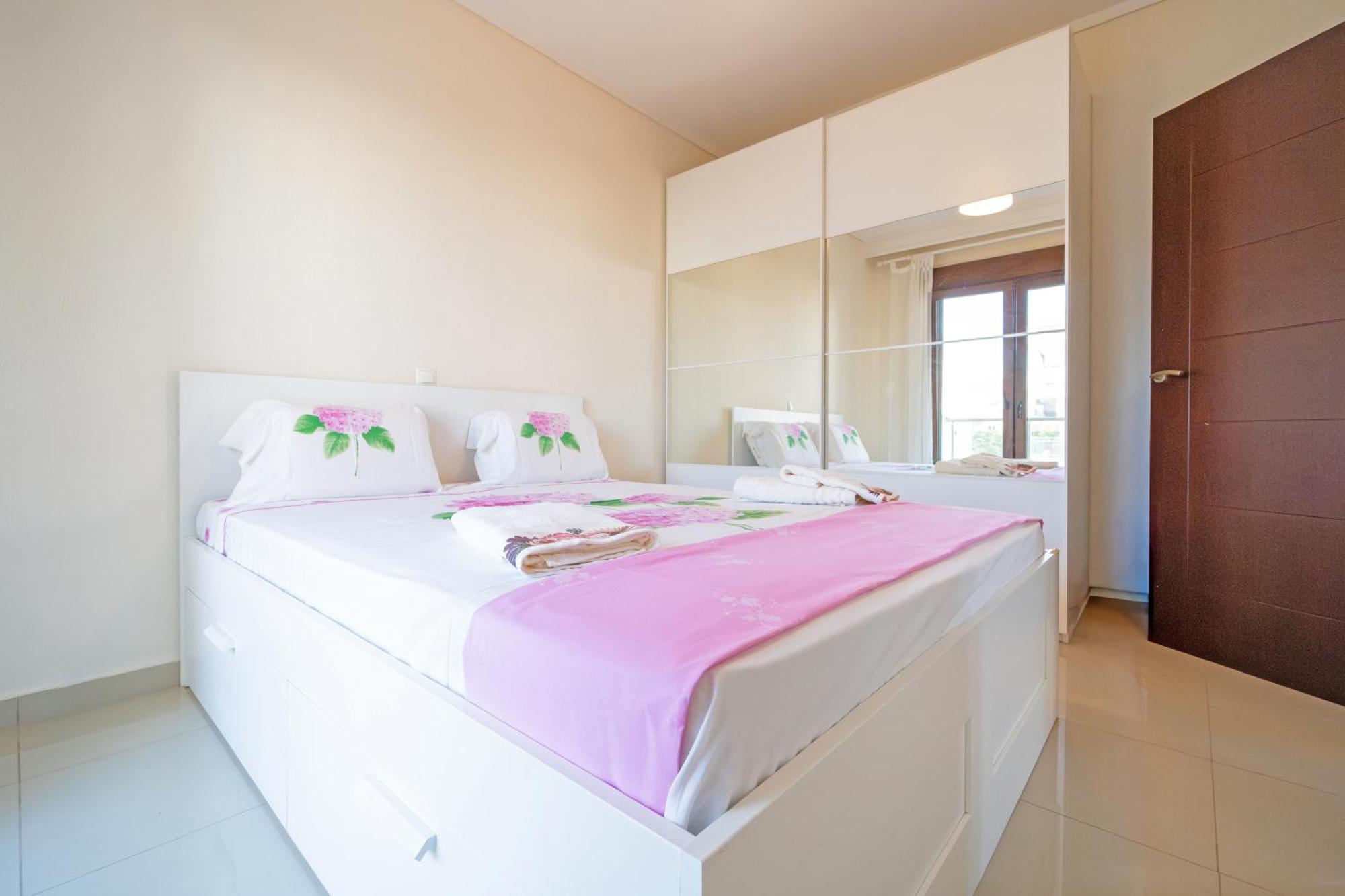 Luxury And Sunny Apartment 250 Mts From The Beach!! Peraía Buitenkant foto