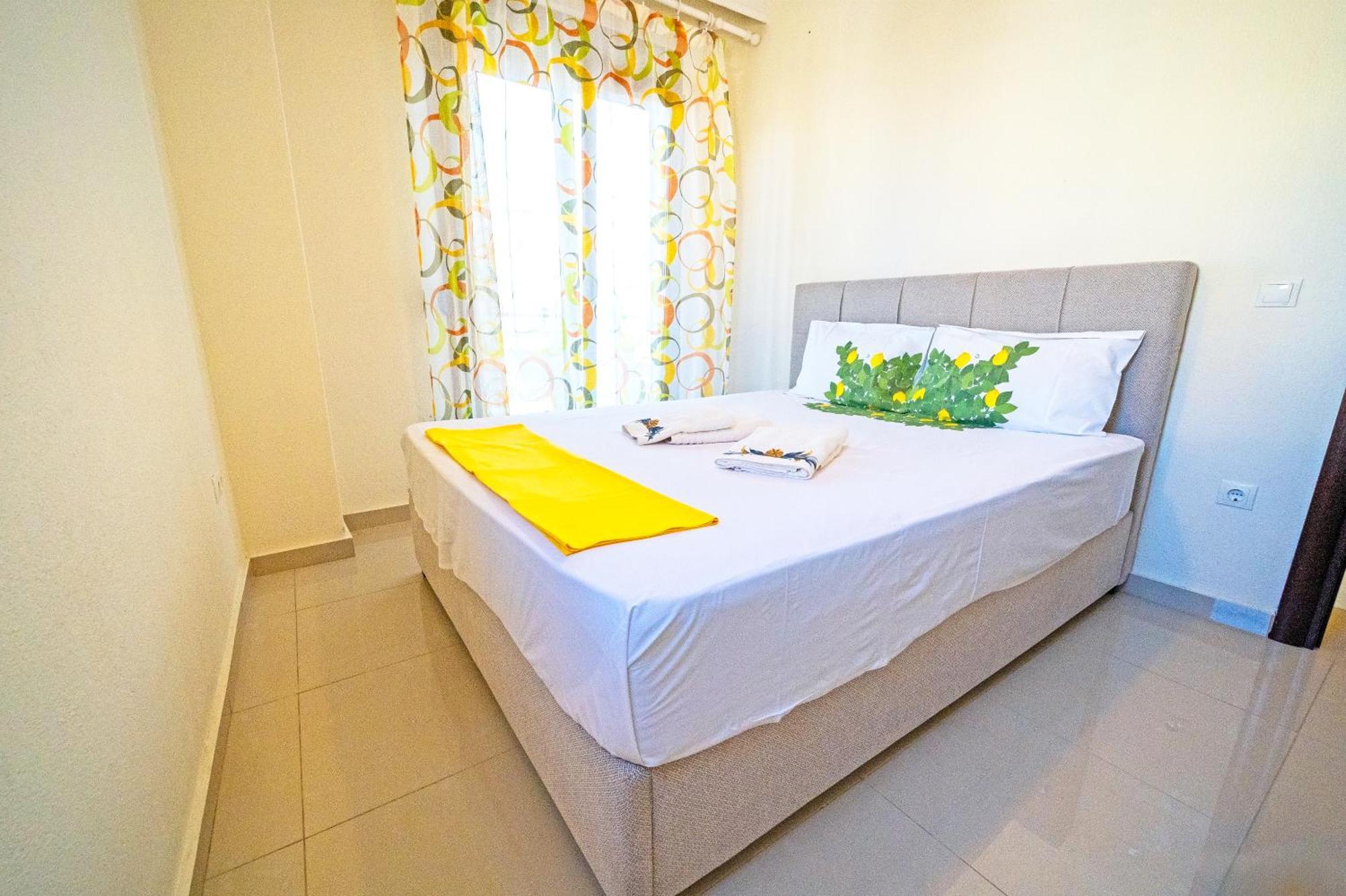 Luxury And Sunny Apartment 250 Mts From The Beach!! Peraía Buitenkant foto