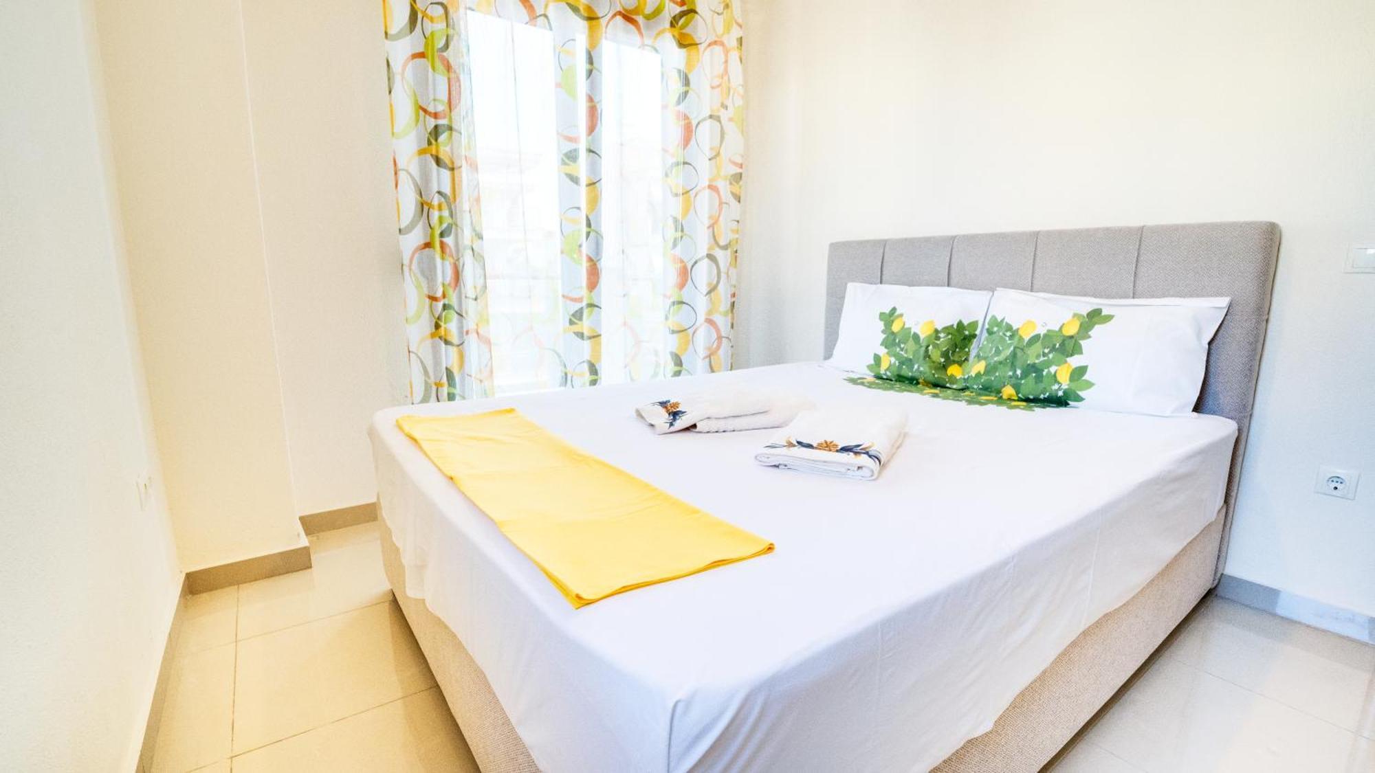 Luxury And Sunny Apartment 250 Mts From The Beach!! Peraía Buitenkant foto